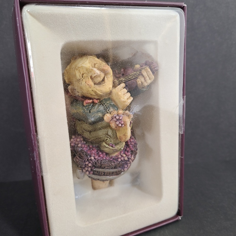 Guardian of the Grapes Bottle Stopper by Carrie Olsen-Garrard 1998β Violin NIB